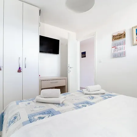 아파트 Frana Blue