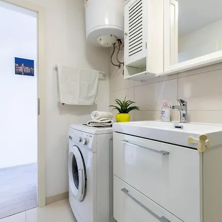 Frana Blue 스플리트