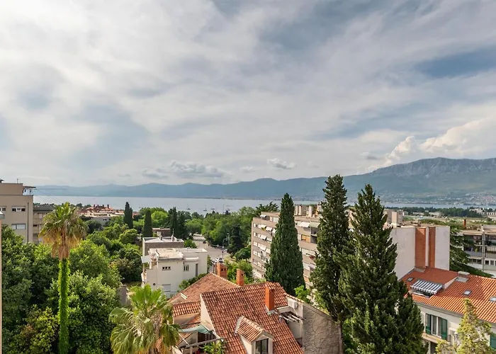 Frana Blue * Спліт